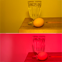 dvě fotografie sklenice s vejcem