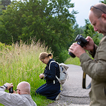 Záběr na frekventanty při fotografování hradu Frýdštejn