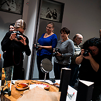 Frekventanti fotografují